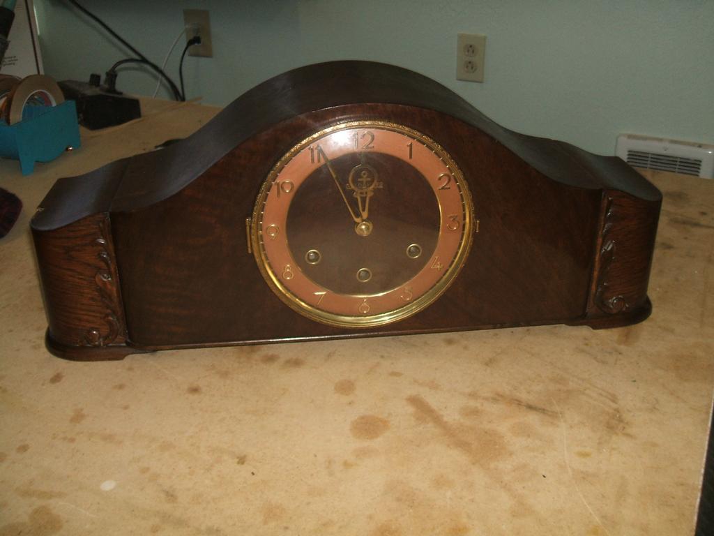 Beautiful old mantel clock Clock, Mantel clock, Old clocks